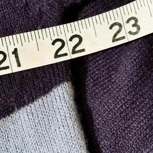 Evelyn Taylor size 1XL sweater.  Pre-loved with minimal signs of wear. - Picture 3 of 4